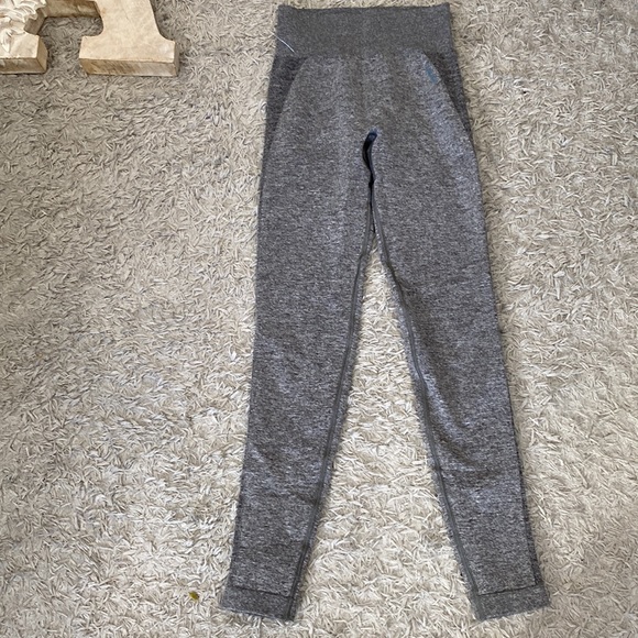 Gymshark Youth Leggings - Picture 2 of 6